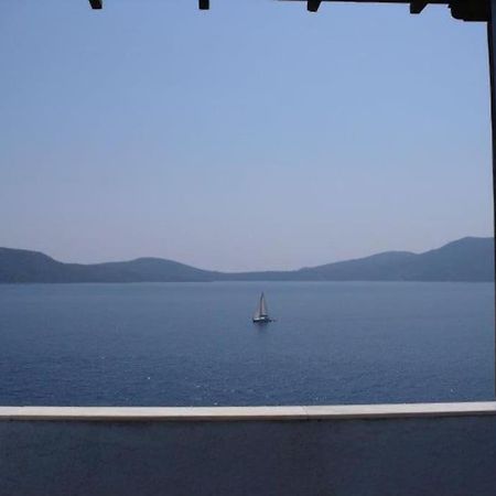 Villa With Breathtaking Views And Private Beach Agios Dimitrios  Extérieur photo