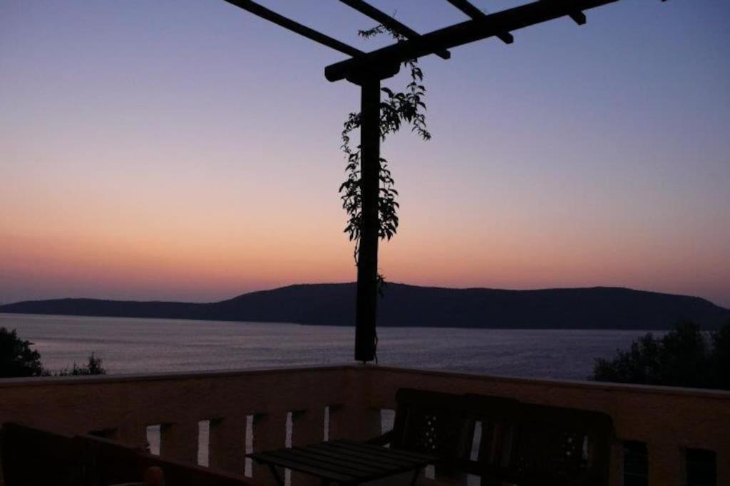 Villa With Breathtaking Views And Private Beach Agios Dimitrios  Extérieur photo